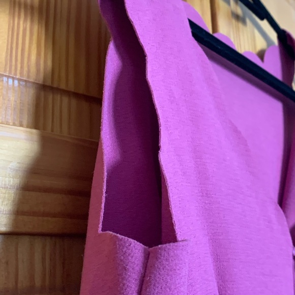 Ann Taylor Loft Dark Pink Scalloped V-Neck Sleeveless - Picture 2 of 6